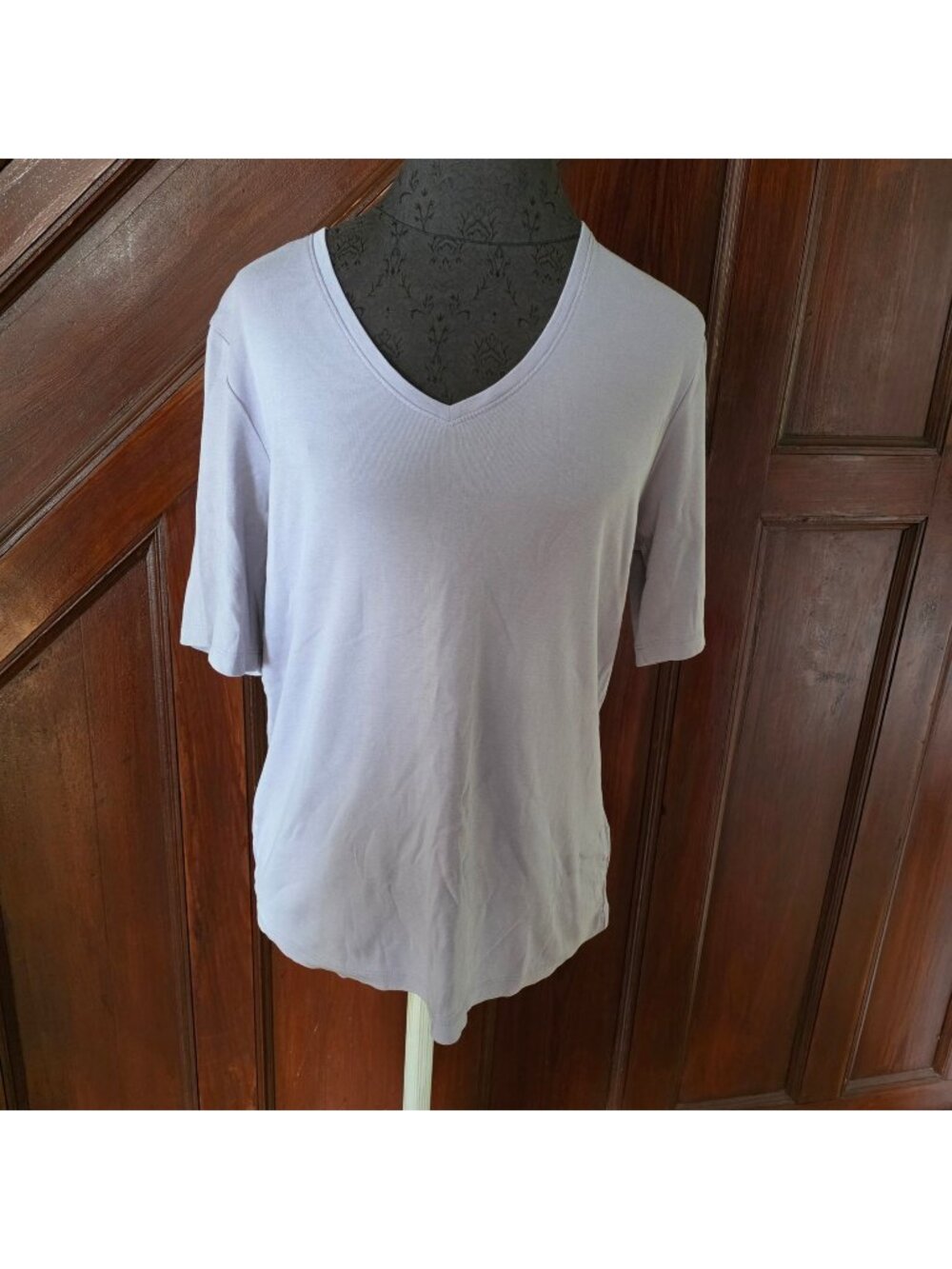 Chicos Womens Lavender V-Neck Short Sleeve Cotton Top Size 2 Made In Peru